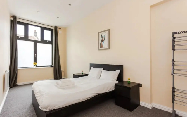 Stylish 2 Bedroom Apartment in Greenwich