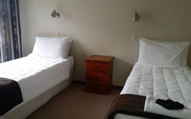 Fountain Court Motel