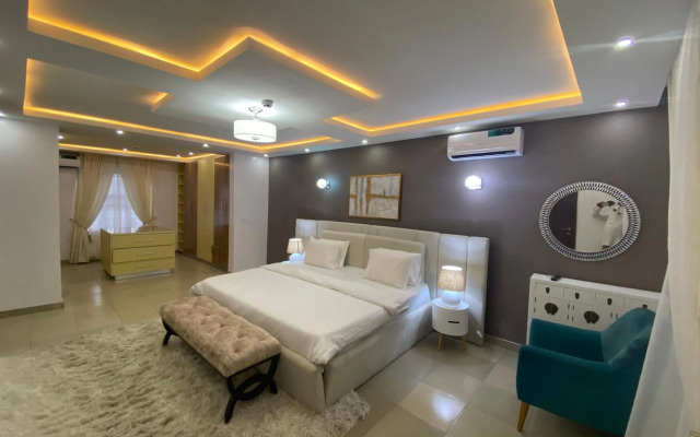 Shortlethomes - 5 Star Short let Apartment in Ikate