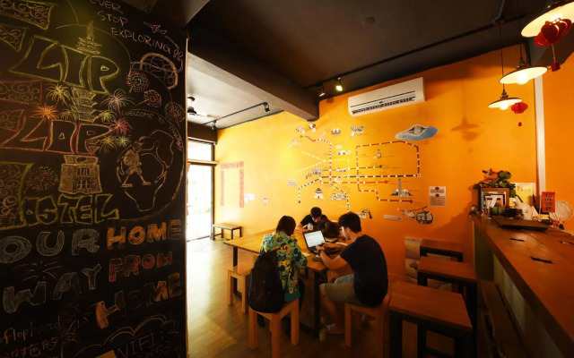 Flip Flop Hostel - Main Station