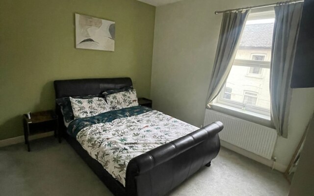 Impeccable 3-bed House in York