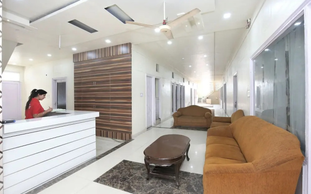 Hotel Golden Inn By OYO Rooms