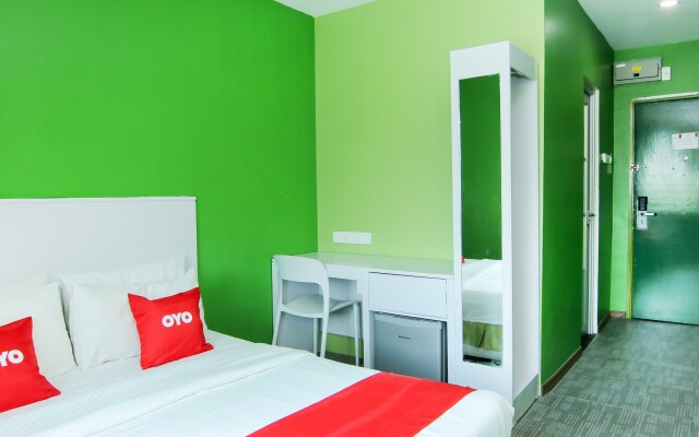 OYO 89848 Link Boutique Hotel