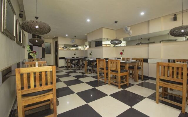 OYO 28171 Kava Suites