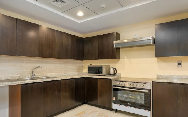 Massive 2 Bedroom with Palm View Balqis