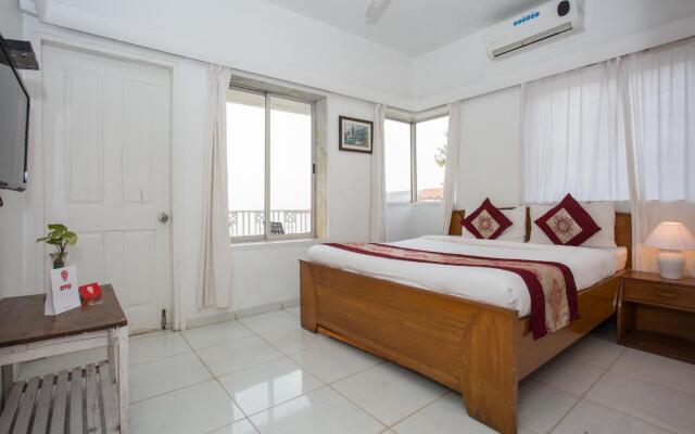 OYO 10483 Hotel The Signature Crest