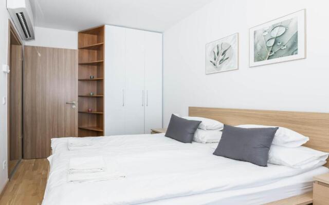 Elisabeth Downtown Apartments by UrbanRent