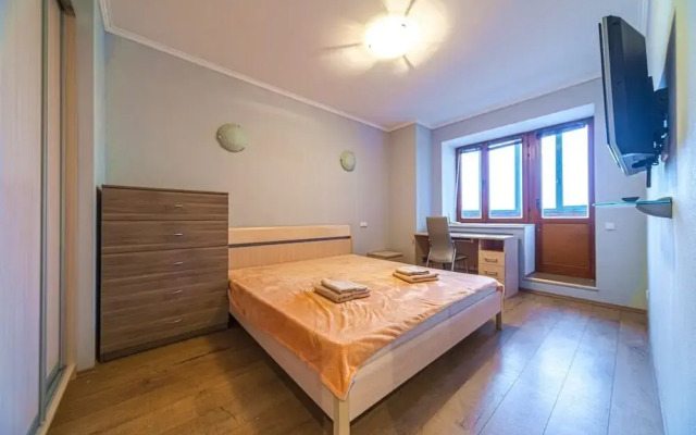 Apartment near Center Almazova 2