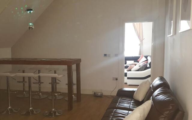 Liverpool Centre Penthouse Sleeps 8