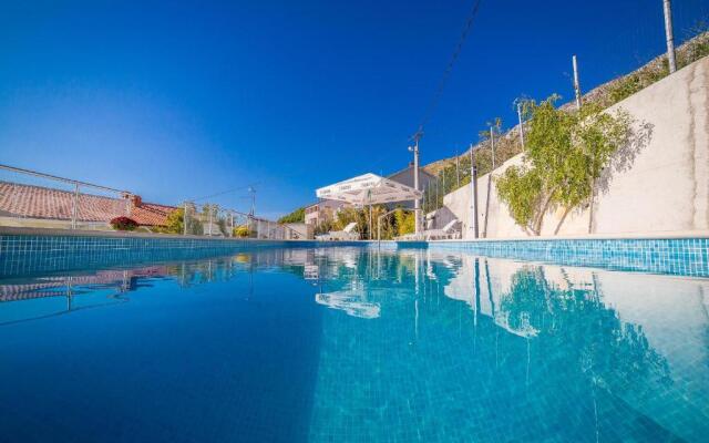 Apartments Emil Zora