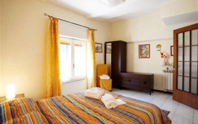 Comfortable Trastevere Apartment, Wifi, Parking