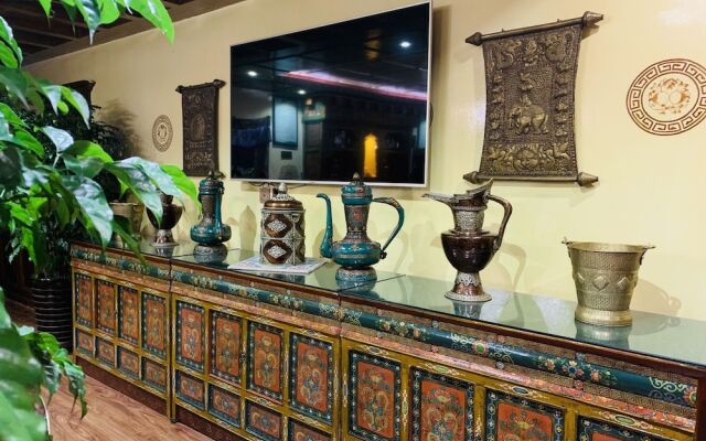 Lubhum Tsang Boutique Hotel