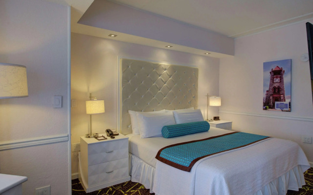 The Roslyn, Tapestry Collection by Hilton