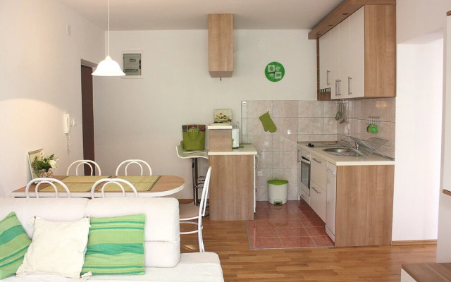 Apartments Miki Pag