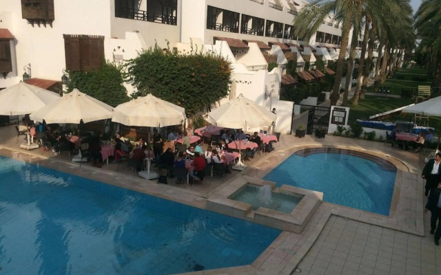 Six Corners Resort