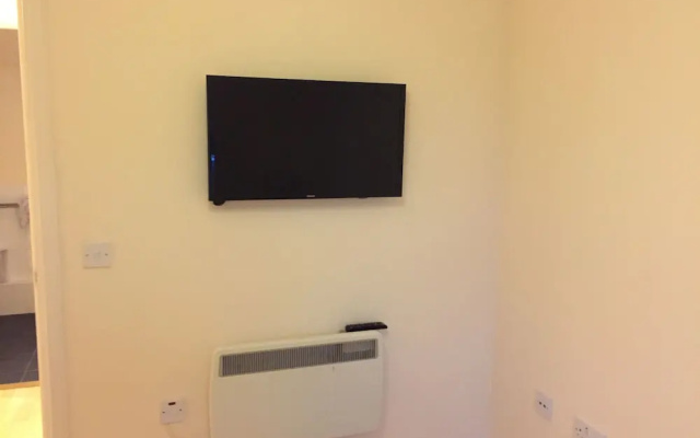 4 Varis Apartments