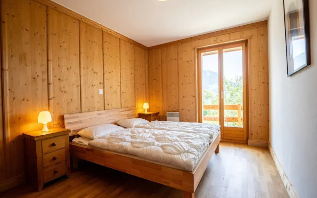 Spacious Chalet With Patio Facing Mountains