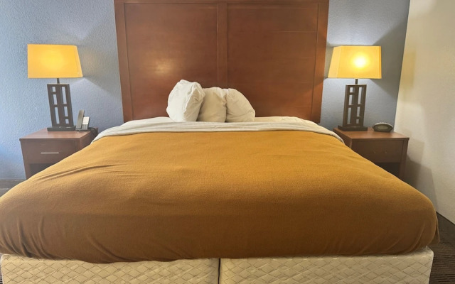 Quality Inn & Suites Memphis