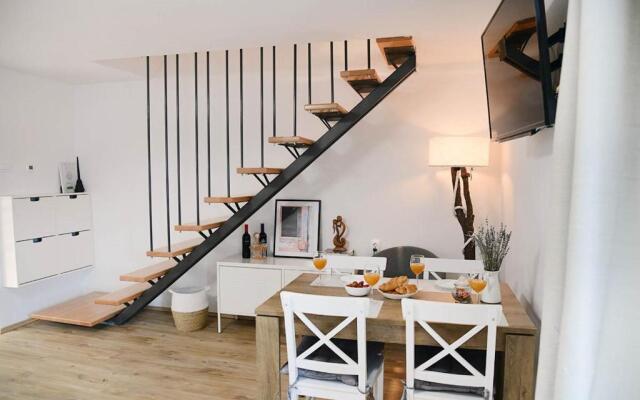 Apartment D & Studio L