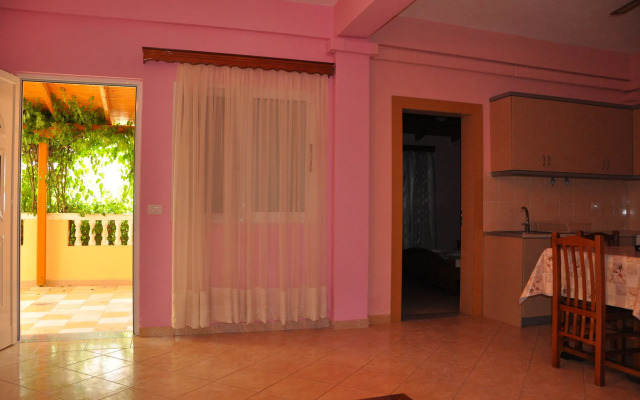 Hotel Vila Alvin & Apartments