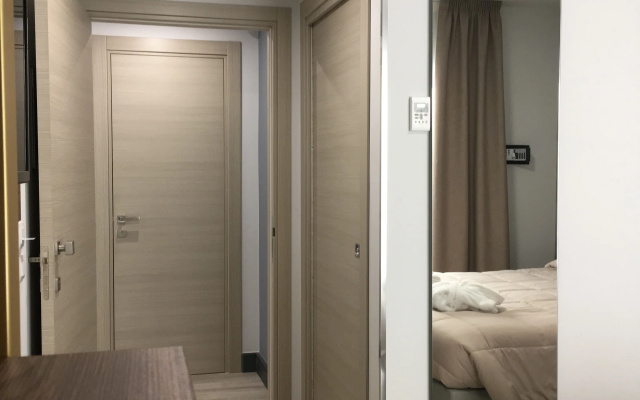 8 Room Hotel