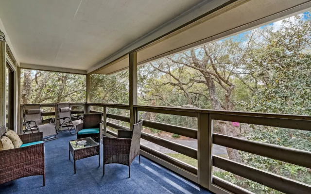 3e Amelia Landings 2 Bedroom Condo by RedAwning