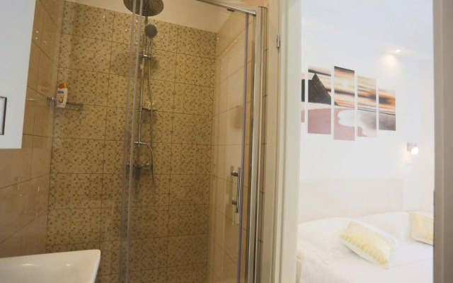 Nirvana Rooms & Apartments