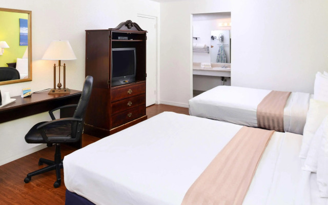 Rodeway Inn Clearwater - Central