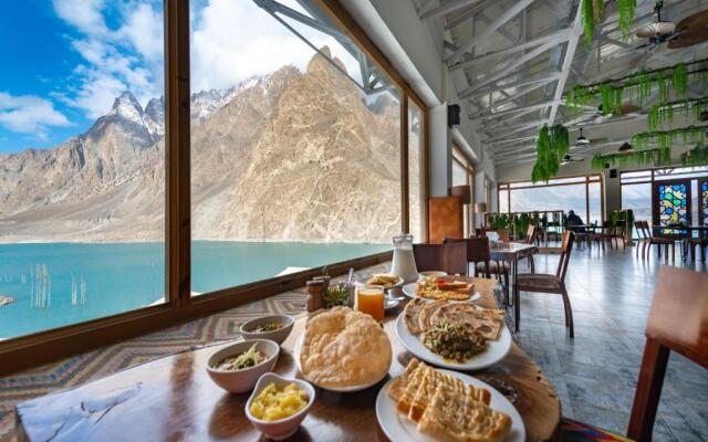 Luxus Hunza Attabad Lake Resort