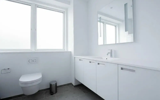 Cool 1-bed w new Yorker Vibes and Private Terrace