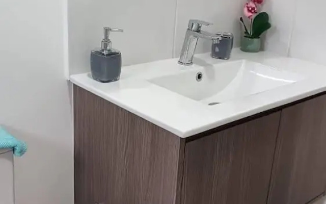 Linda Casa Familiar, Segura Y Muy Buena Ubicación