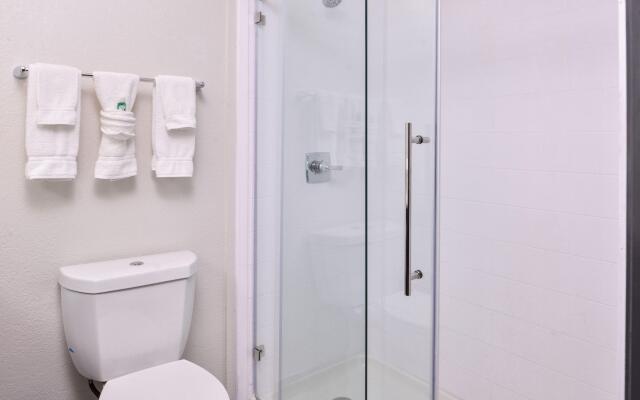 Holiday Inn & Suites Dallas-Addison by IHG