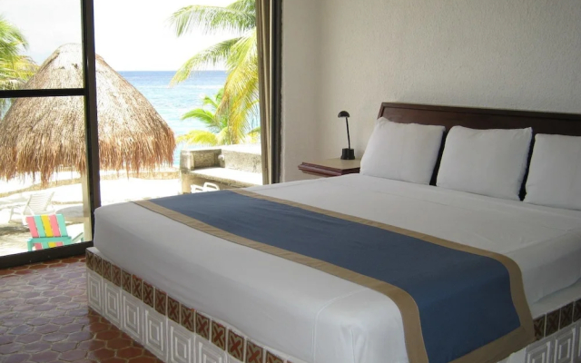 Condumel Condominiums