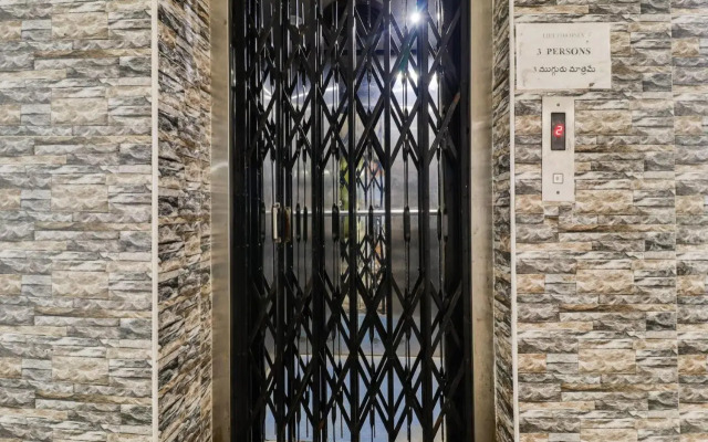 Spot On 700249 Hotel Amaravathi Residency