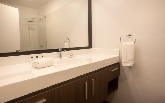 w Artsy 2BR in the Heart of Miraflores
