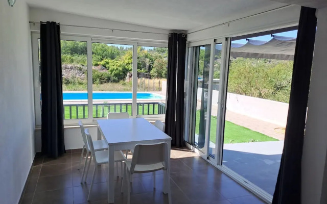 Nane Garden House With Heated Pool