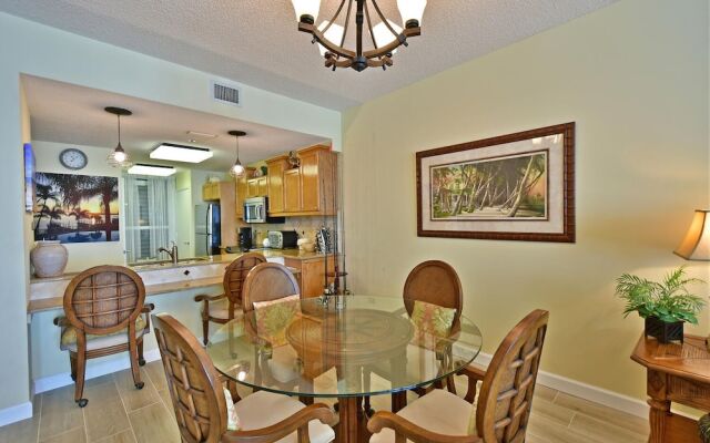 Harbor Villa Club 205