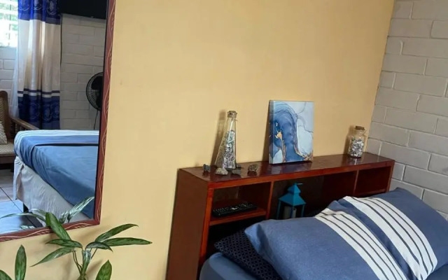 Pool House Hostel