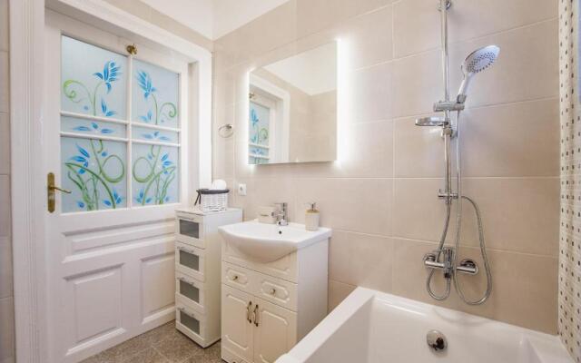 Wonderful 2 bedroom Central Apartment