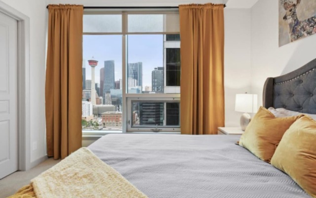 2BR 2BA Stampede and Calgary Tower View Free Park