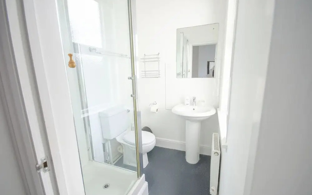 Headlands - Room Only Accommodation