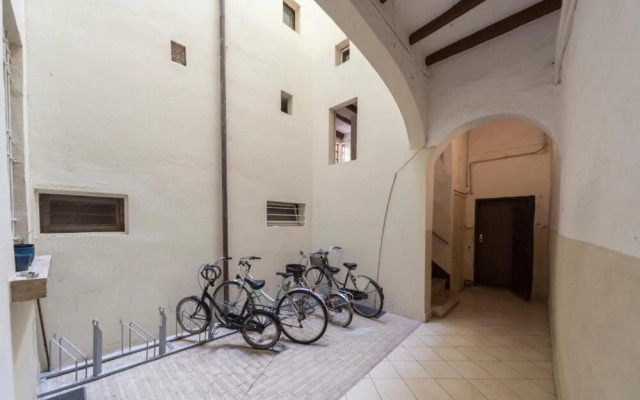 Mirasole in Bologna With 1 Bedrooms and 1 Bathrooms