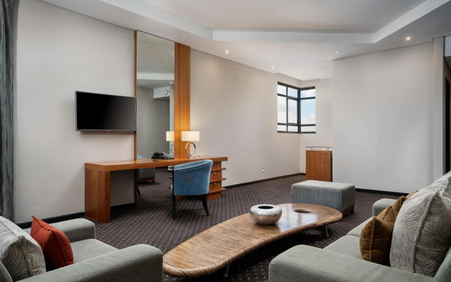 Premier Hotel OR Tambo