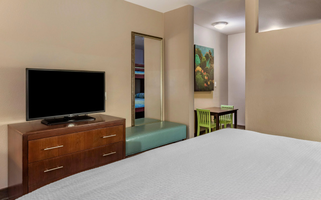 Holiday Inn Express & Suites Indio - Coachella Valley by IHG