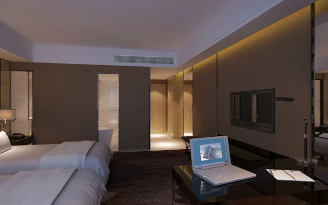 Jasper International Hotel