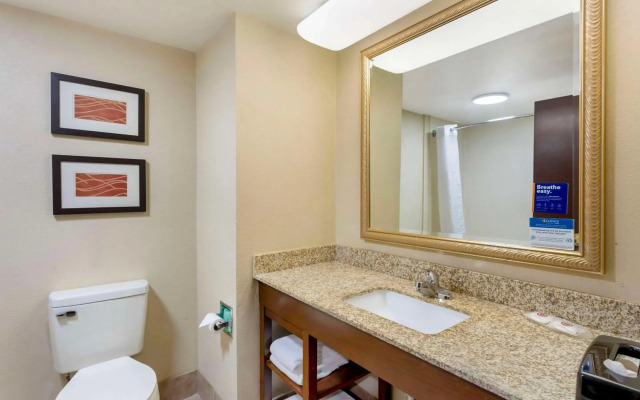 Comfort Inn And Suites