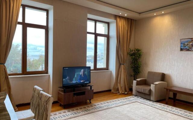 Gloriya Boulevard Apartment