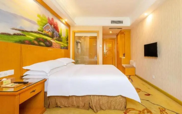 Vienna Hotel （Shenzhen Bantian Guangyayuan Station）