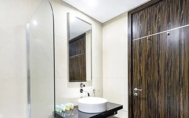 LUX  The Bonnington JLT Suite 2