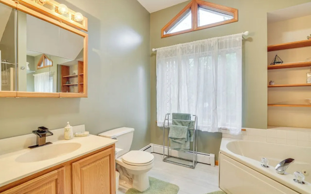 Private Hot Tub: Lakefront Poconos Home!